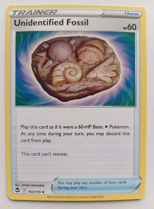POKEMON CARD -  UNIDENTIFIED FOSSIL  165/195 SILVER TEMPEST TRAINER CARD - MINT