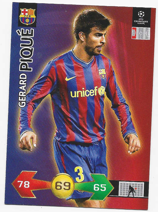 GERARD PIQUE (Barcelona) - PANINI CHAMPIONS LEAGUE `S/STRIKES` 2009/10 - `BASE` TRADING CARD
