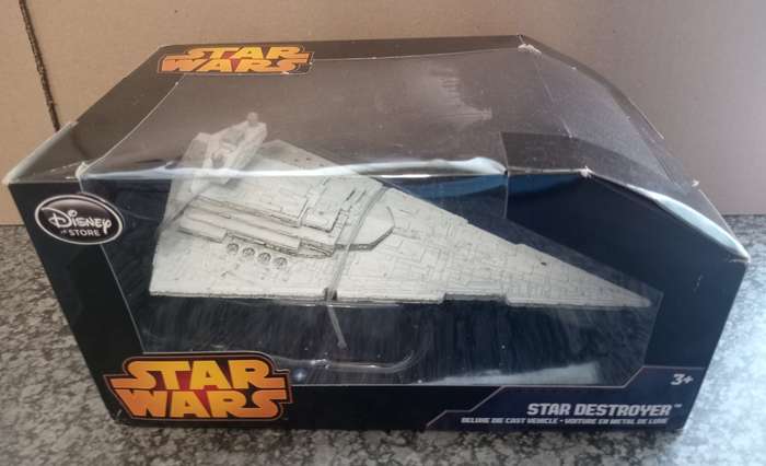 STAR DESTROYER - DISNEY STORE STAR WARS DE LUXE DIE CAST MODEL 4141-W SEALED