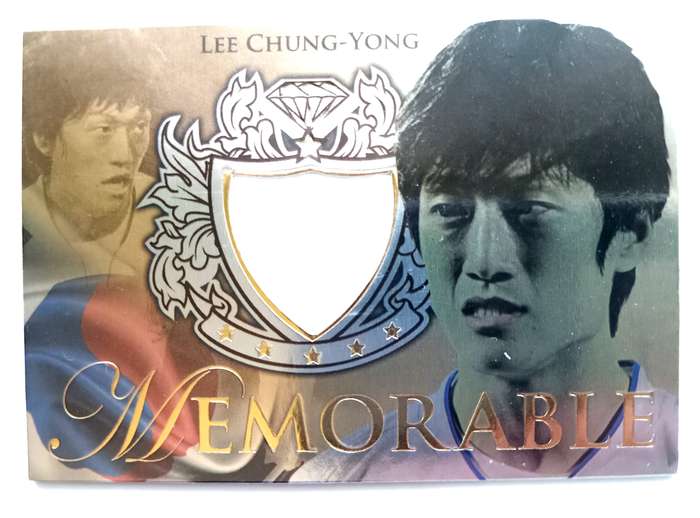 LEE CHUNG YONG (Korea) - FUTERA MEMORABLE 2011 COLLECTION - RARE MEMORABILIA CARD 315 of 450