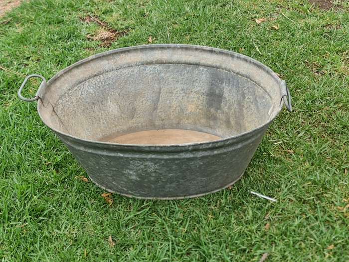 Vintage zink bath