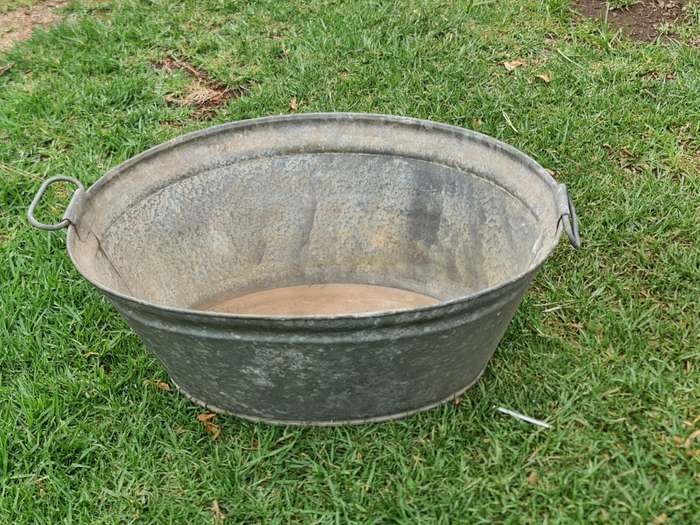 Vintage zink bath