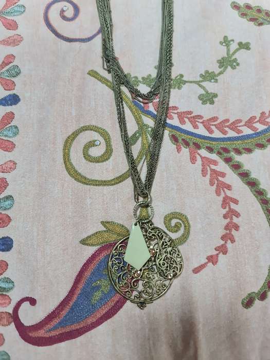 Vintage Gold tone filigree necklace