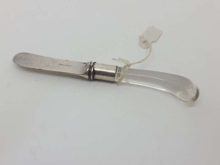 Patee knife