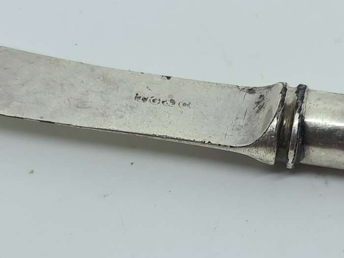 Patee knife