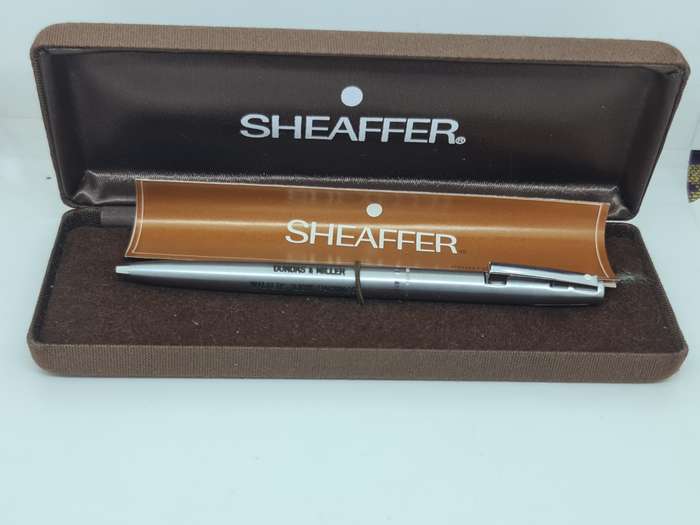 Sheaffer pen in box
