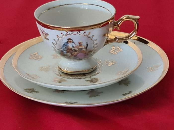 Victorian Style - Trio (Bid per Trio)