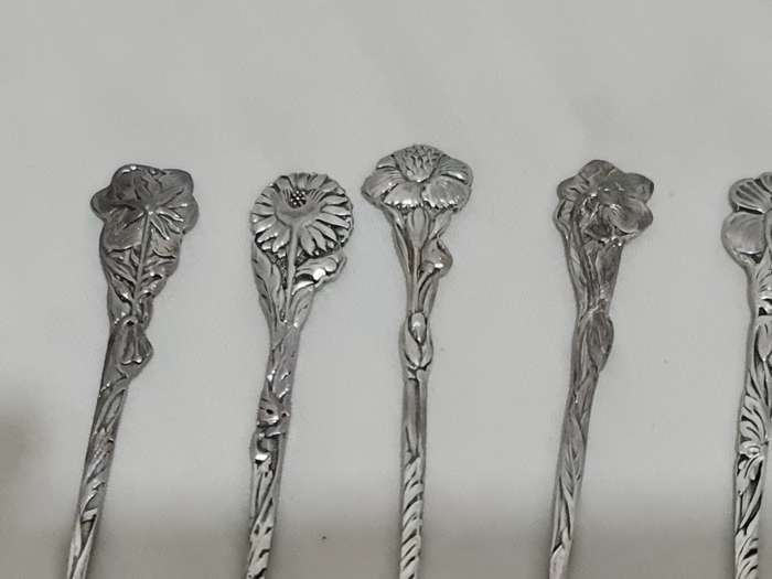 Silver plated flower cake forks