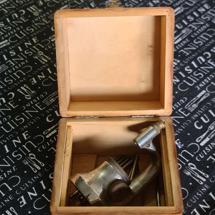 Vintage Staking set