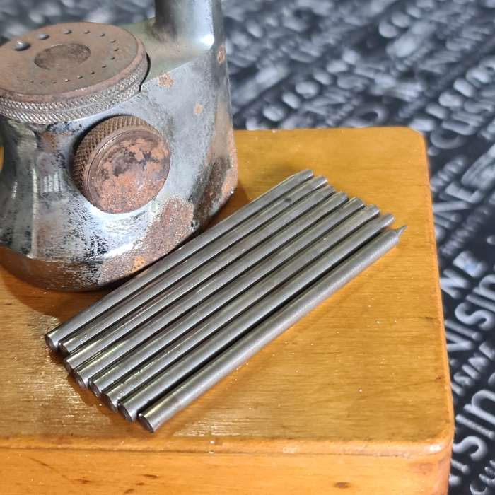 Vintage Staking set