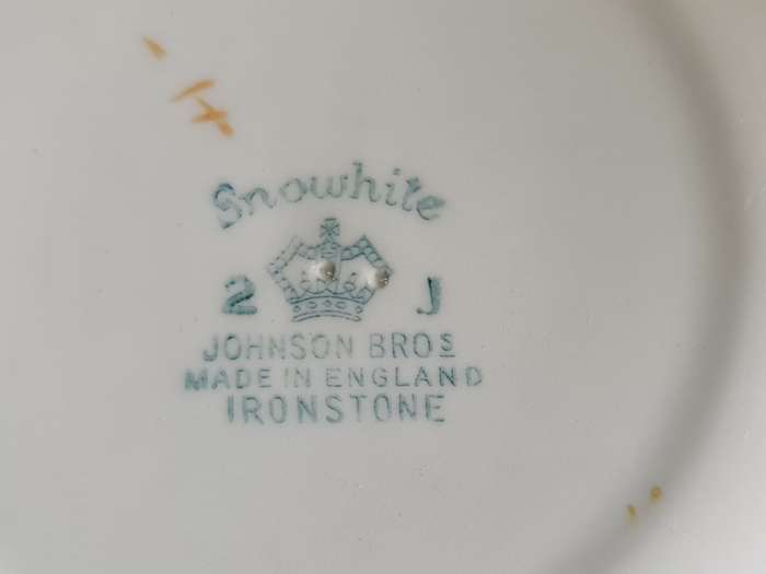 Johnson Bross Made in England Ironstone 17 Piece Teaset