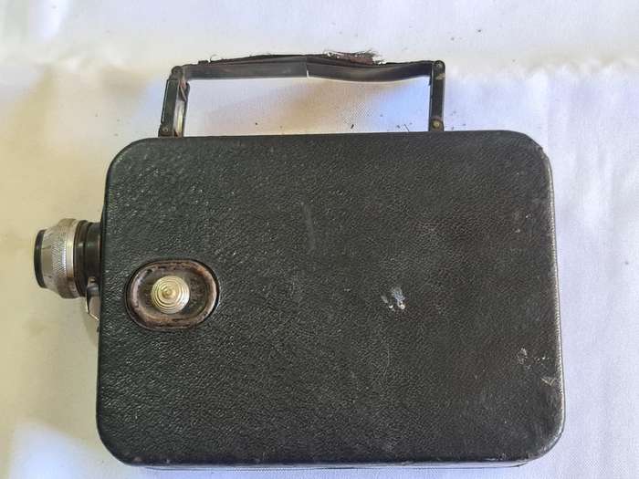 Cine-"Kodak" - eight Model 20. Kodak Limited. London. Made in Great Britain.