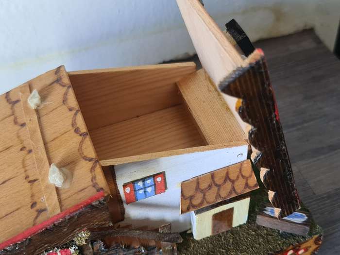 Swiss chalet with Reuge music box