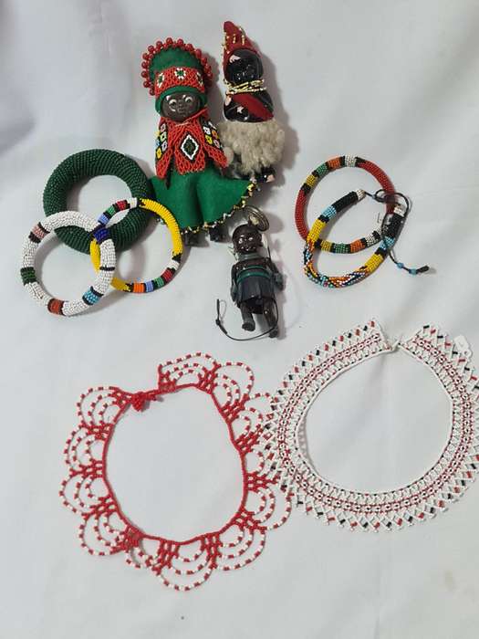 Mixed lot of vintage African items