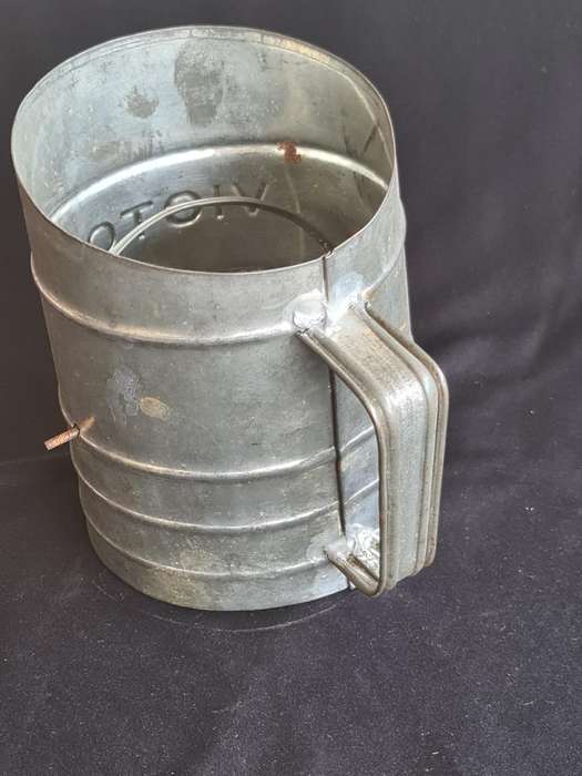 Vintage Victor 5 cups sift