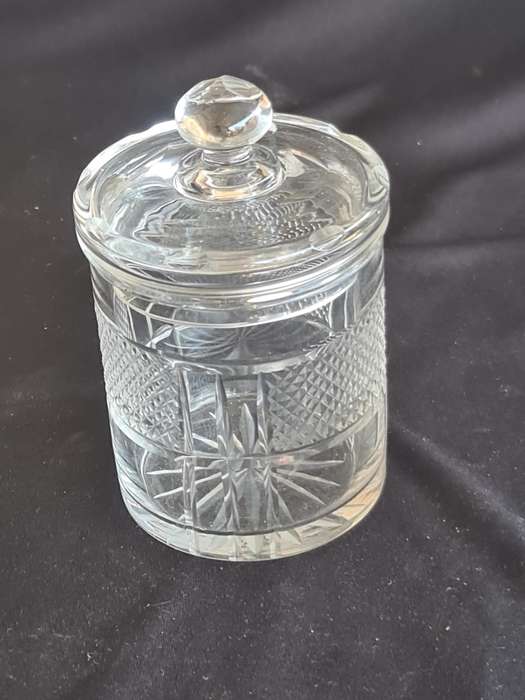 Stunning crystal Jar for your dressing table
