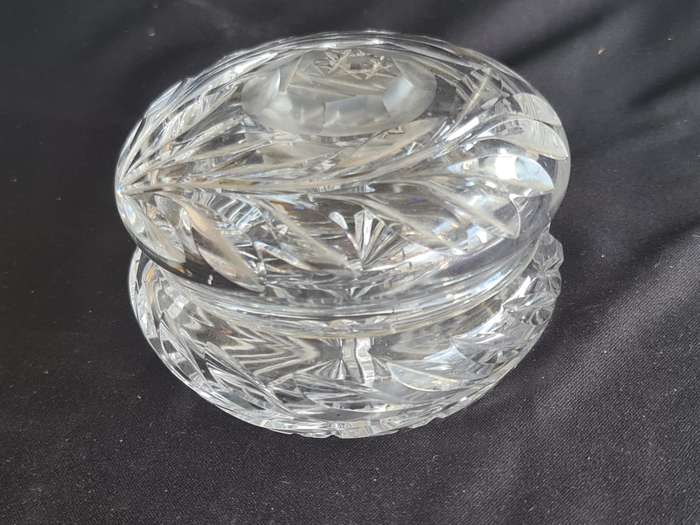Crystal trinket box