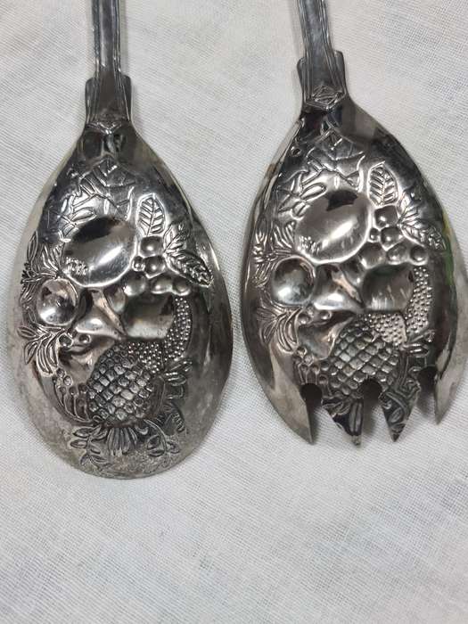 Silver plated Kings Pattern Berry Spoons.