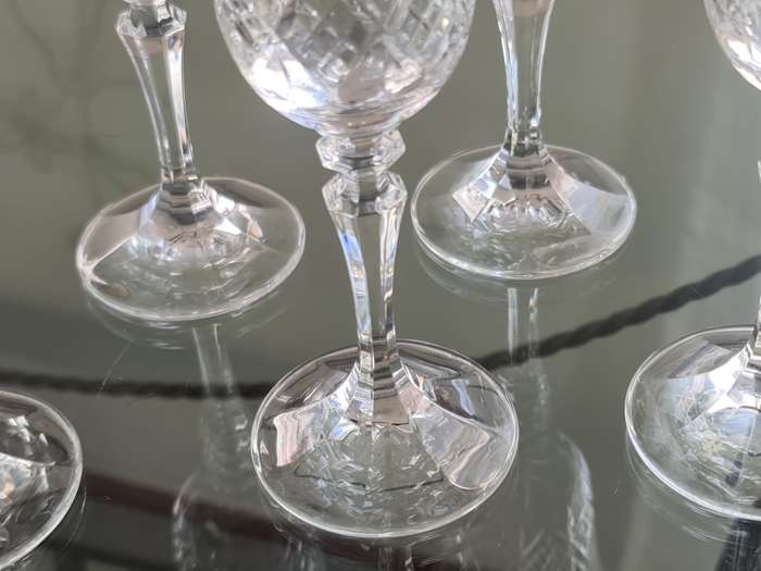 x6 Summerset Crystal wine glasses.