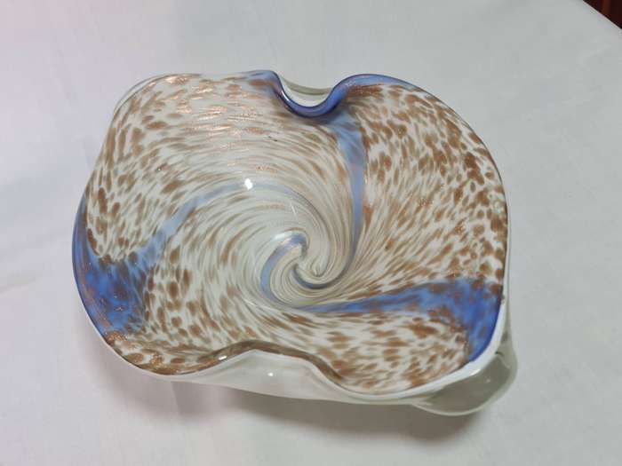 Stunning Murano Bowl with gold foil