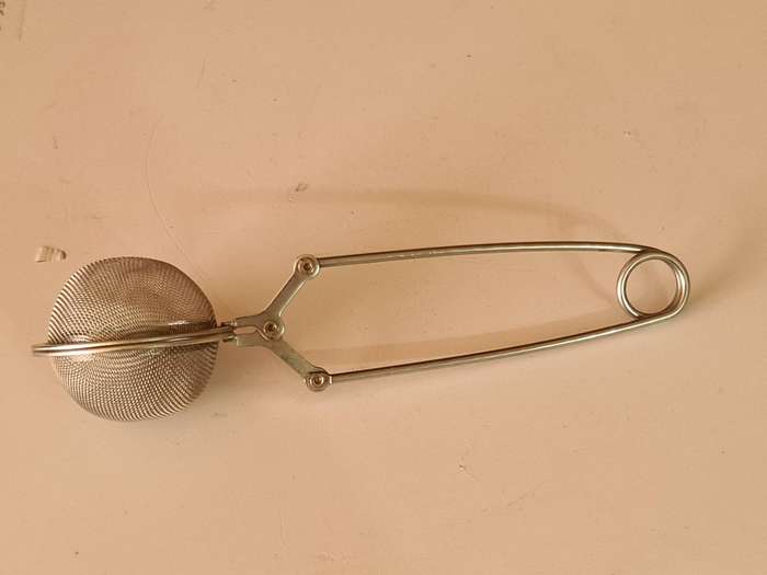 Stainless steel ball tea strainer