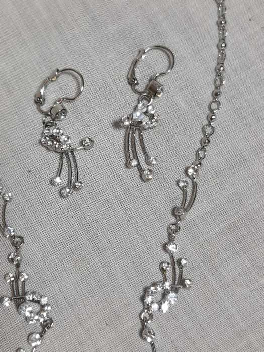 Silver Tone necklace with earrings
