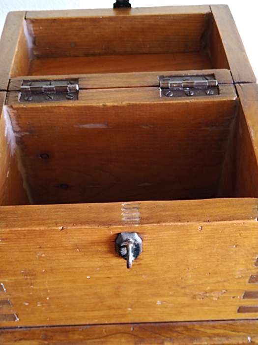 Antique style small chest