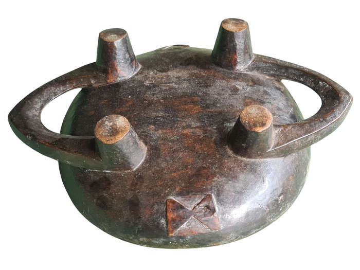 African: Wooden serving bowl