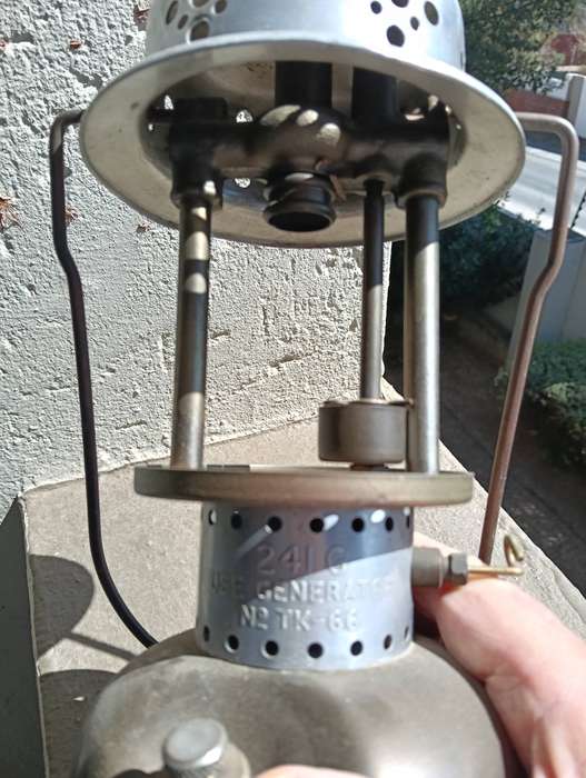 COLEMAN PARAFFIN LAMP. RARE 241 "G" MODEL..