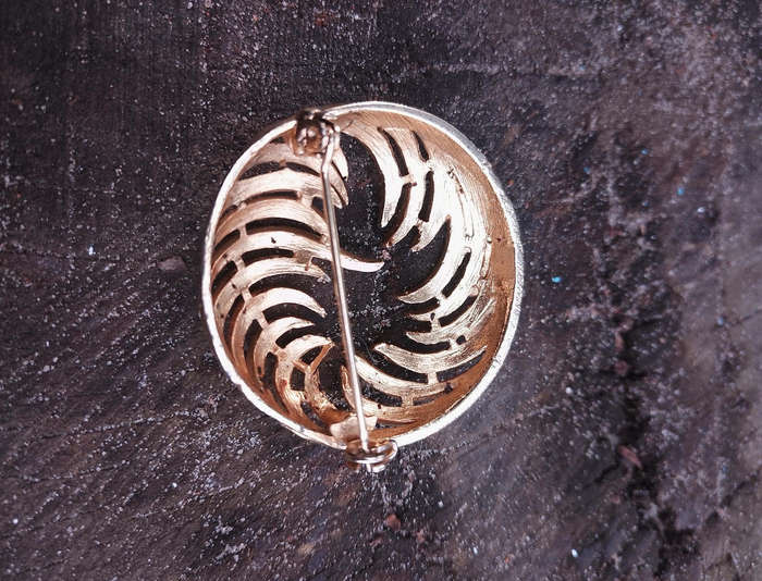 Vintage Brooch - Trifari swirl circle