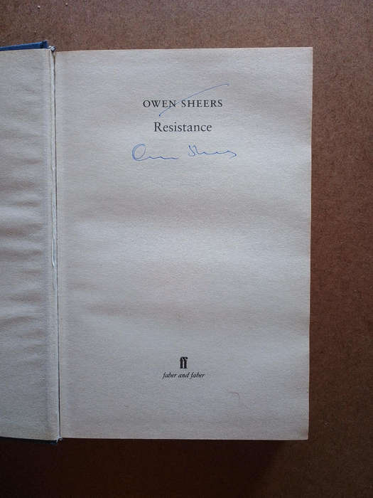 Owen Sheers - Resistance ( signed by the author )