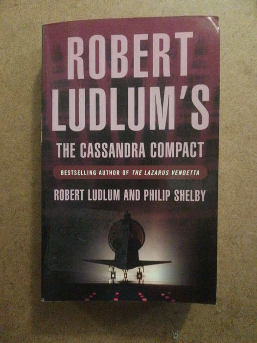 Robert Ludlum - the Cassandra compact