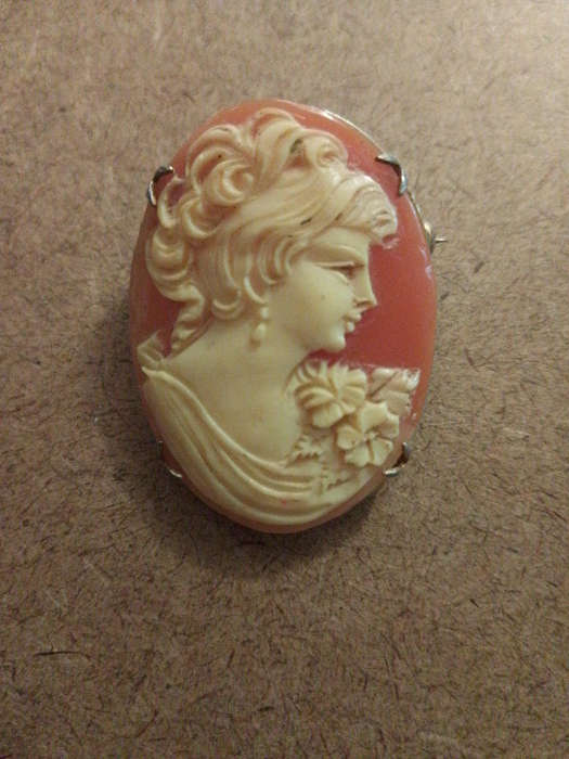 Cameo brooch / pendant