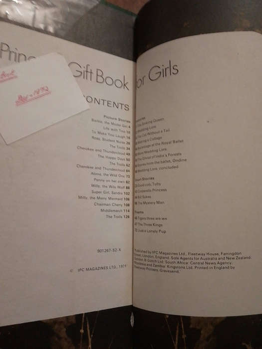 Princess - gift book for girls - Rare vintage 1971