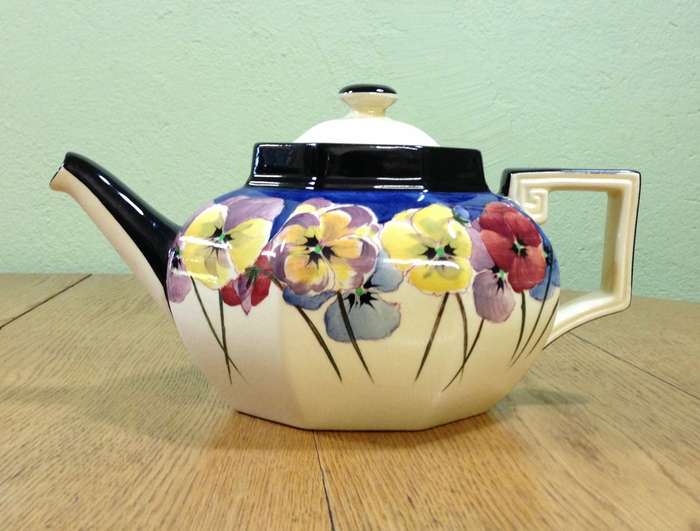 ROYAL DOULTON PANSIES TEAPOT & LID - D4049 - ENGLAND - 1917-30 - STUNNING!!!!