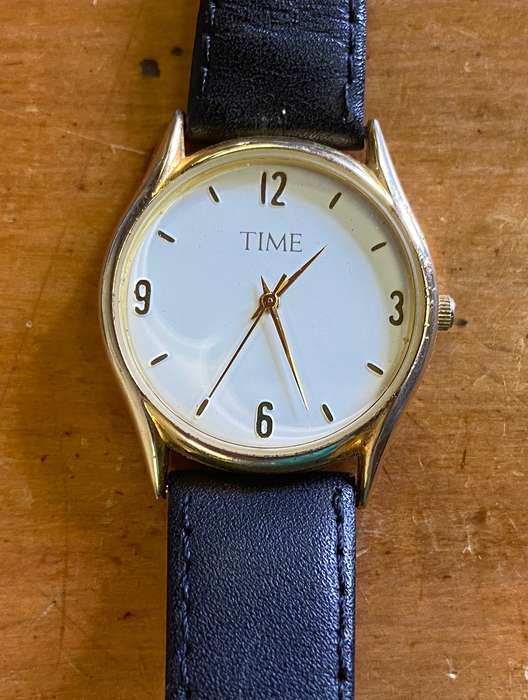TIME WRIST WATCH - MENS Wristwatch - GENUINE LEATHER STRAP - STAINLESS STEEL BACK - QUALITY MOVEMENT