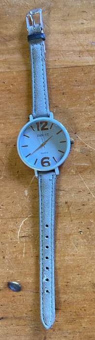 DAN-TT WRIST WATCH - LADIES / MENS Wristwatch - GREY STRAP - QUARTZ - NEW BATTERY!
