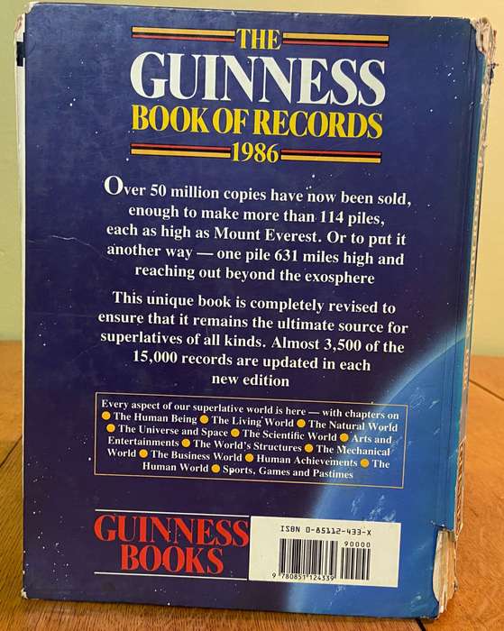 THE GUINNESS BOOK OR RECORDS - 1986 - USED with wear & tear.
