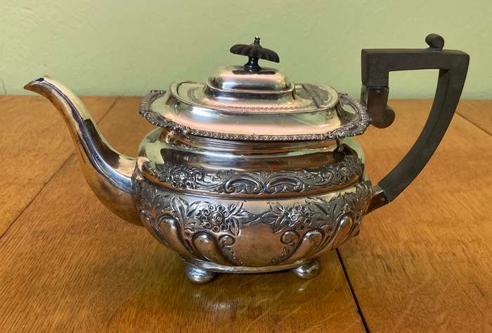 SILVER PLATED TEAPOT SHEFFIELD, ENGLAND  CHARLES HENRY HATTERSLEY  SCARCE  1844 - 1915.