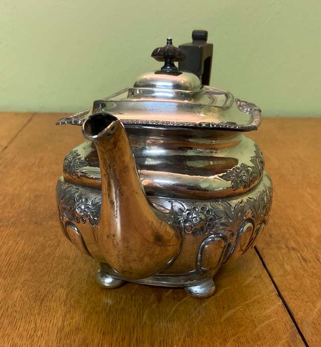 SILVER PLATED TEAPOT SHEFFIELD, ENGLAND  CHARLES HENRY HATTERSLEY  SCARCE  1844 - 1915.