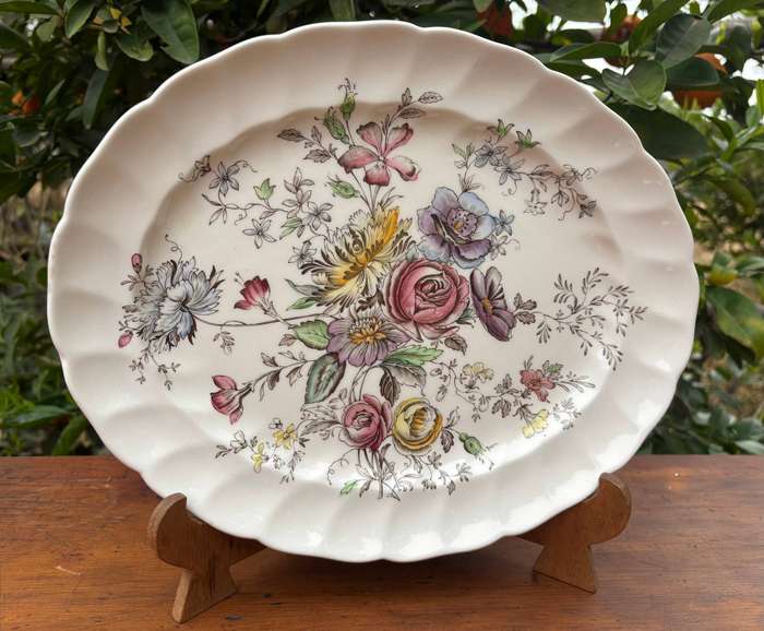 PLATTER OVAL SMALL JOHNSON BROTHERS SHERATON  ENGLAND  FLOWERS/ FLORAL BEAUTIFUL!!