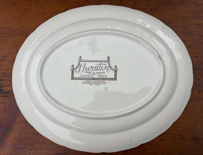 PLATTER OVAL SMALL JOHNSON BROTHERS SHERATON  ENGLAND  FLOWERS/ FLORAL BEAUTIFUL!!