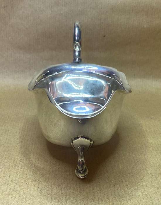 GRAVY / SAUCE BOAT STERLING SILVER BIRMINGHAM ENGLAND WILLIAM ADAMS  1911/2 115.5g Read notes.......