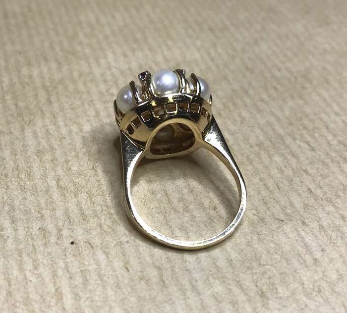 PEARL CLUSTER AND RUBY RING 14ct GOLD 14K GORGEOUS!!!! HAVE A LOOK!! BRITISH SIZE Q US SIZE 8.2 9,9g
