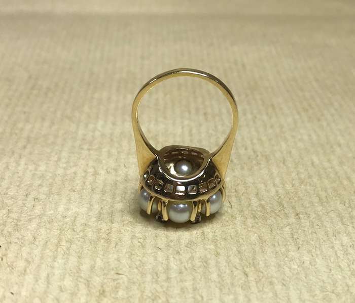 PEARL CLUSTER AND RUBY RING 14ct GOLD 14K GORGEOUS!!!! HAVE A LOOK!! BRITISH SIZE Q US SIZE 8.2 9,9g