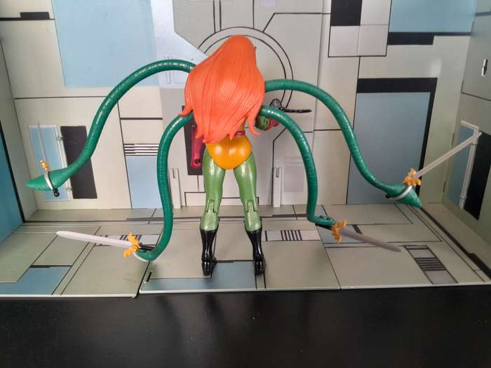 Masters of the Universe Classics Octavia -  Loose Figures With Accessories
