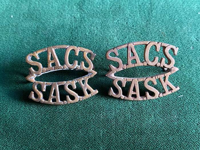 SA CORPS OF SIGNALS TITLE PAIR-WORN WW2-LUGS INTACT