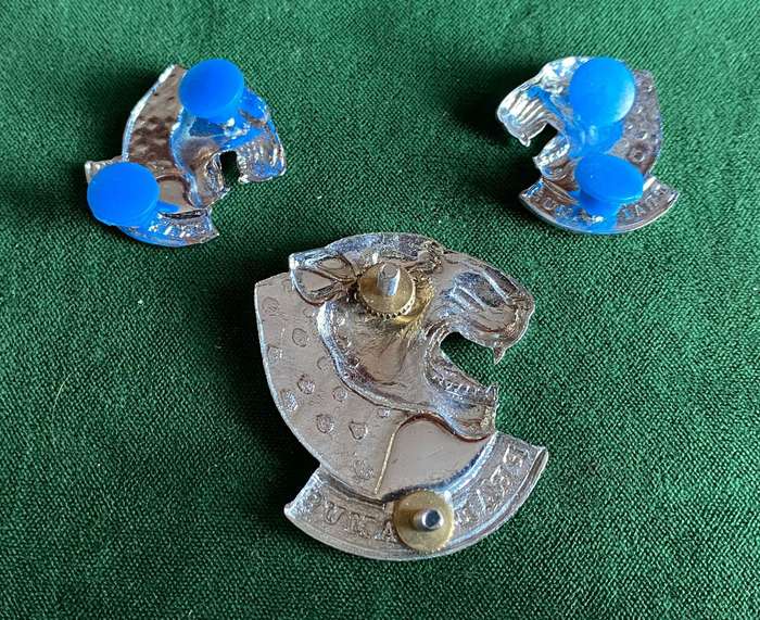 121 BATTALION NICKLE PLATED CAP AND COLLARS-APPROVED IN 1980