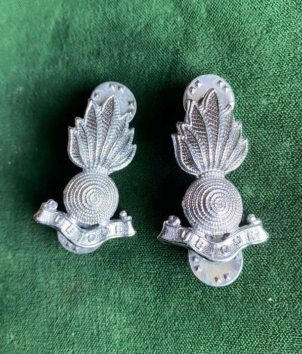 ARTILLERY CHROMED COLLAR BADGE PAIR-WORN POST 1976-PINS INTACT