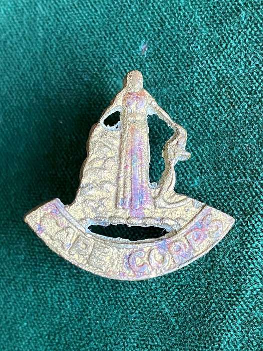 CAPE CORPS BRASS CAP BADGE-WORN 1940-45- 2 LUGS